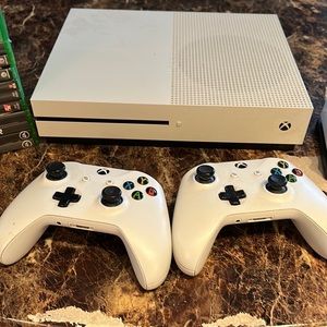 Xbox, 1 S. 500 GB white.